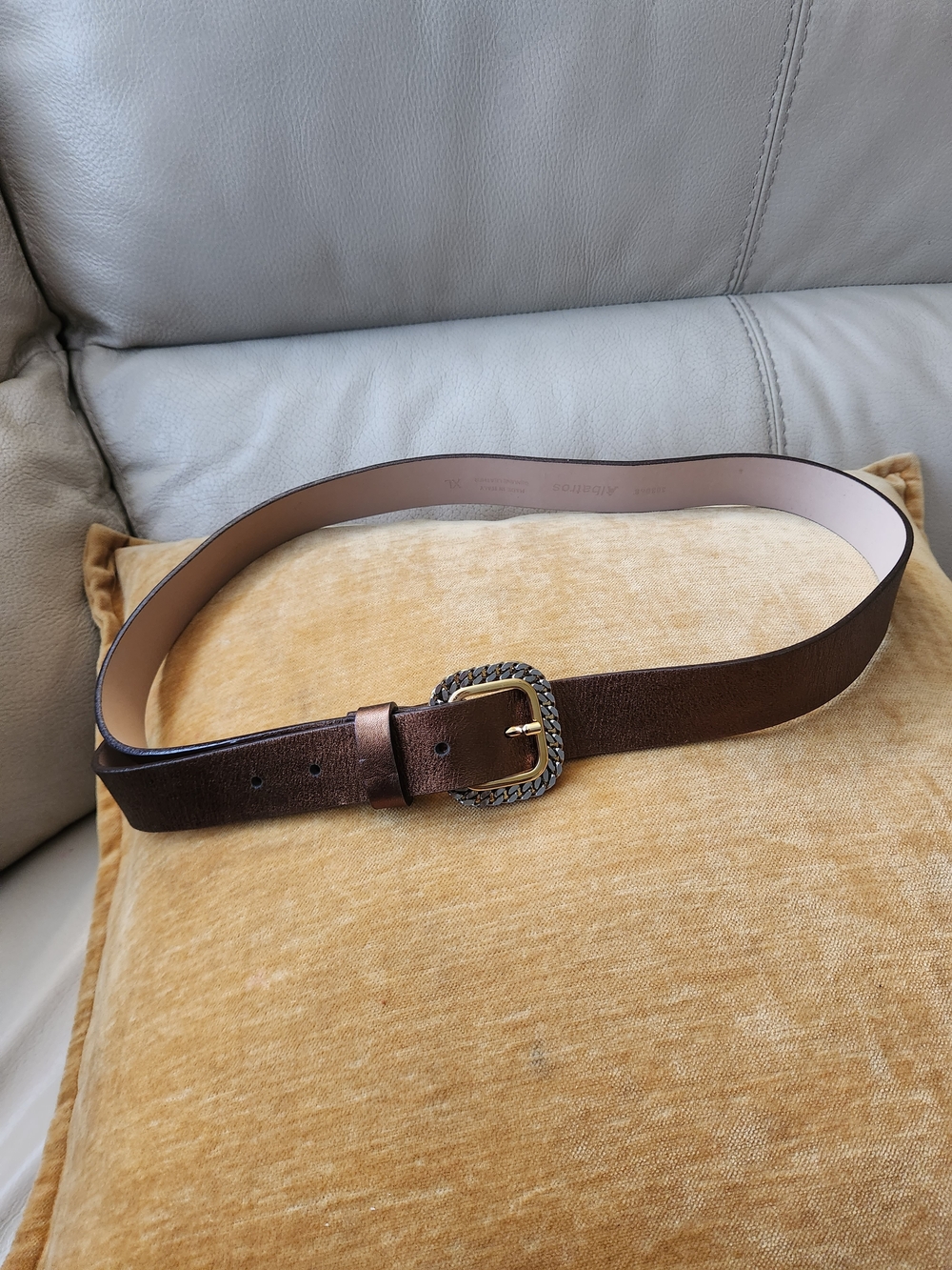 Brown Leather Women's Belt with Decorative Buckle